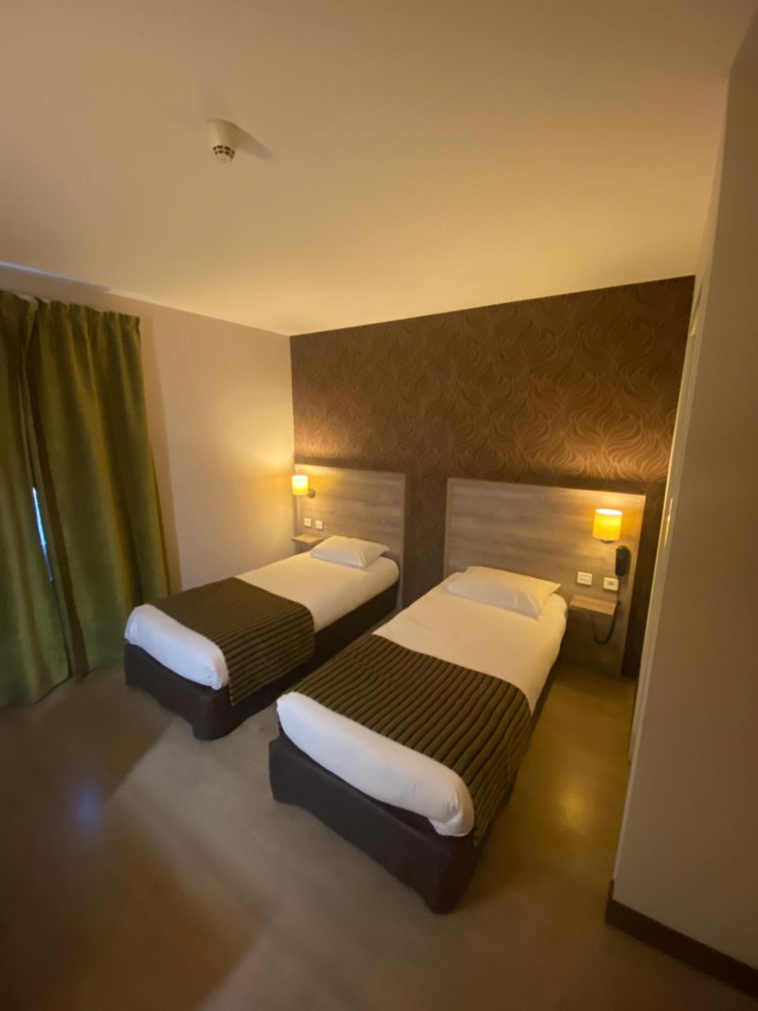 Logis Hotel Le Saint Georges Vivonne Exterior photo